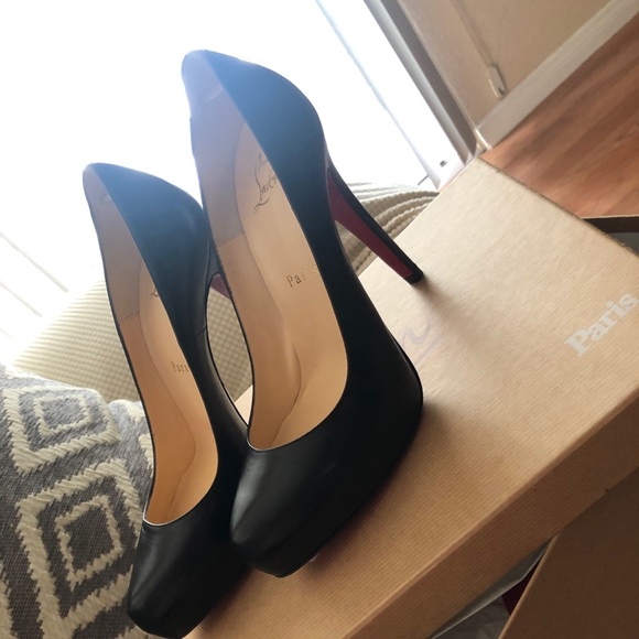 High heel shoes - Picture 7 of 7